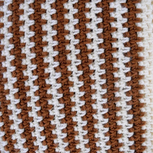 Homemade HANDKNIT Turtleneck Cowl Neck Tunic Vest Cream  and Brown Woman's - Picture 9 of 11